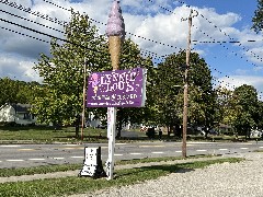 sign Lynnie Lou s Ice Cream and Custard, NY